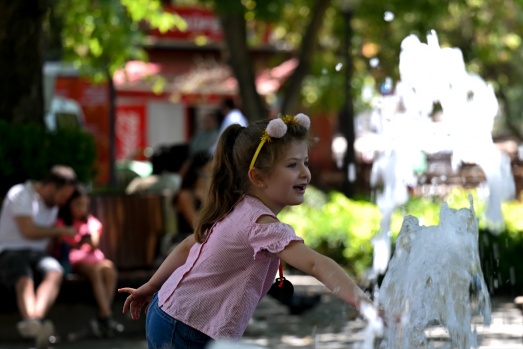 BAŞKENT'TE SICAK HAVA