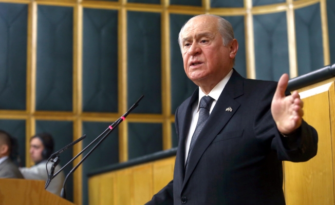 Bahçeli AP'ye resti çekti