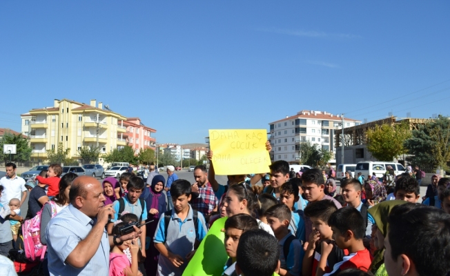 Aksaray'da ölümlü kaza sonrası yol kapatma eylemi