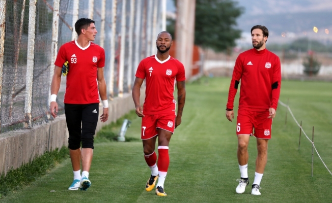 Demir Grup Sivasspor 3 haftaya odaklandı