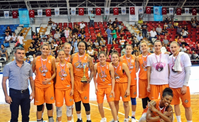 Kadınlar Özgecan Basketbol Turnuvası