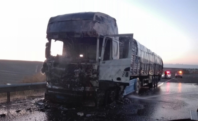 Ankara Çevre Yolu'nda tır yangını