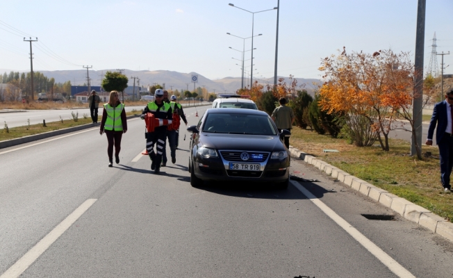 Bakan Yılmaz'ın konvoyunda kaza