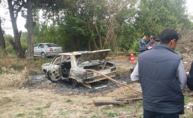 Konya'da yanmış otomobilde ceset bulundu