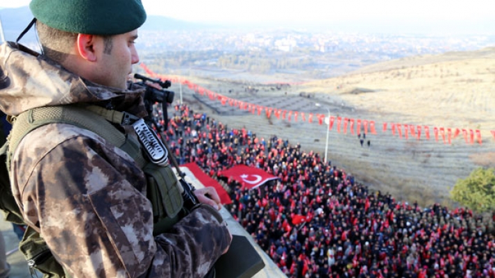 20 bin Asker, Polis ve Vatandaş Yürüyüşe Geçti!