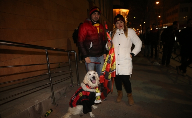 Eskişehirspor taraftarlarından protesto