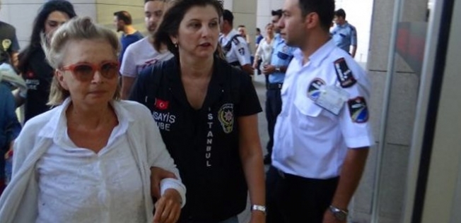 Nazlı Ilıcak duruşmada ağladı!