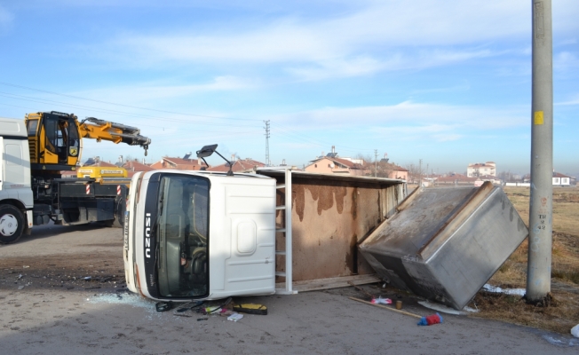 Aksaray'da kamyonet ile otomobil çarpıştı: 6 yaralı