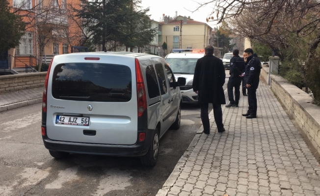 Konya'da üçüncü kattan düşen bebek ağır yaralandı