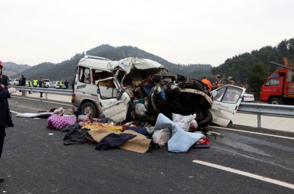 Ankara'dan Yola Çıktılar Ama...8 ölü, 8 yaralı