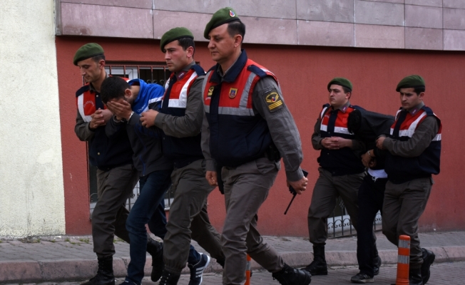 Ayak izleri 12 faili meçhul hırsızlığın zanlılarını ele verdi