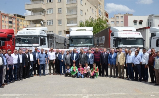 Adıyaman'dan Afrin’e 69 tırlık insani yardım