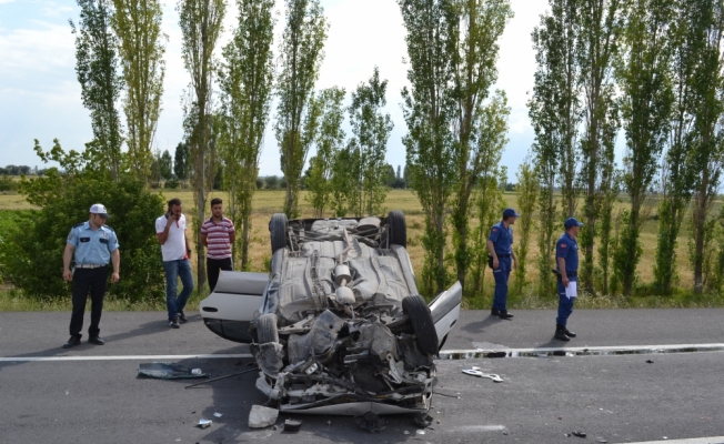 Aksaray'da otomobil devrildi: 4 yaralı