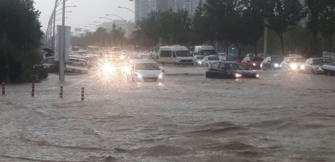 Ankara'da sağanak yağış!