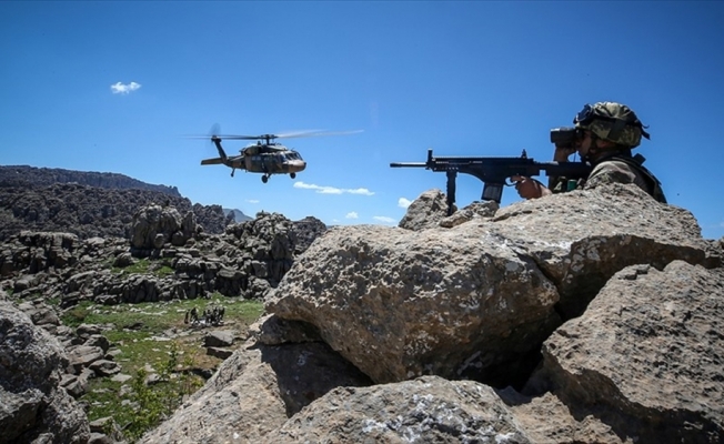 Kars ve Siirt'te 15 terörist etkisiz hale getirildi