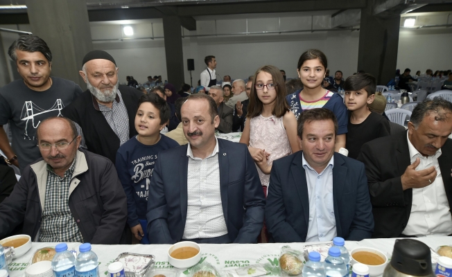 Mamak’ın sokakları iftarlarla renkleniyor