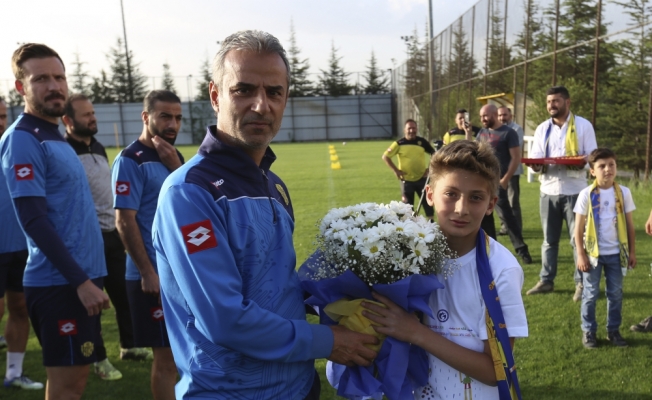 Sığınmacı çocuklardan MKE Ankaragücü'ne ziyaret