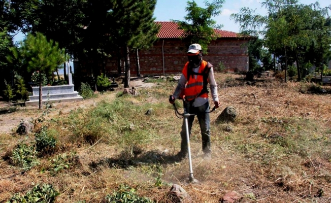 Seydişehir’de mezarlıklarda düzenleme çalışmaları