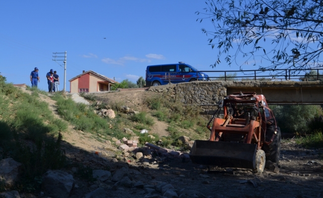 Konya'da traktör devrildi: 2 ölü