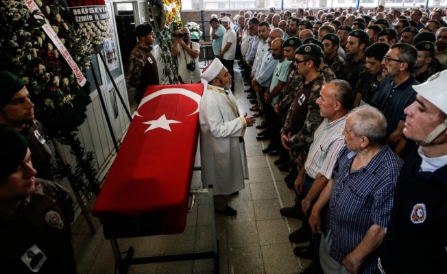 Vefat eden özel harekat polisi son yolculuğuna uğurlandı