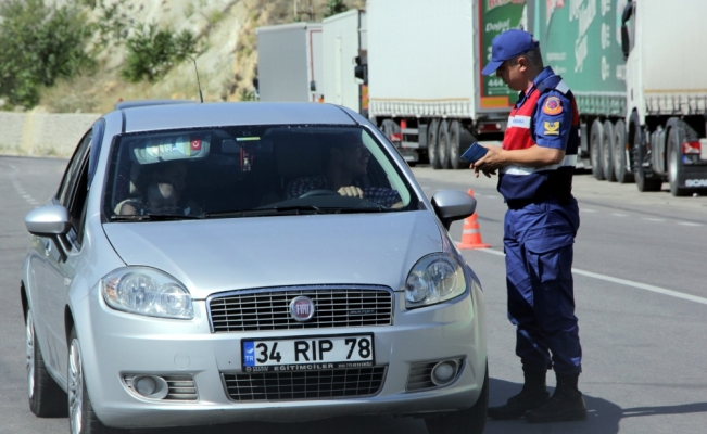 Beypazarı'nda jandarmanın yol denetimleri sürüyor