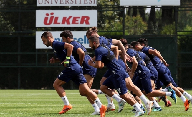 Fenerbahçe'nin Benfica maçları kadrosu belli oldu