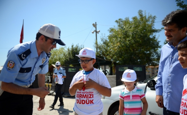 Hatalı sürücüler kırmızı düdükle uyarılacak