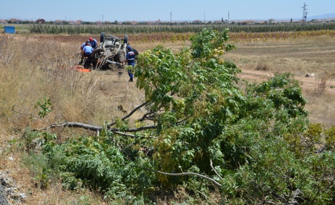 Karaman'da kamyonet devrildi: 1 ölü, 3 yaralı