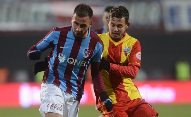 Trabzonspor, Zeki Yavru ile bir yıllık sözleşme imzaladı