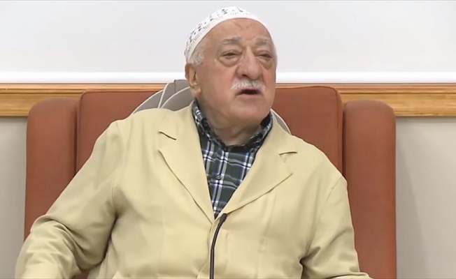 FETÖ firarisi, elebaşı Gülen'e yeni şarkısını dinletmiş