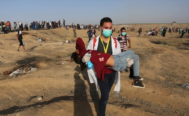 İsrail askerlerinin yaraladığı bir Filistinli çocuk daha şehit oldu