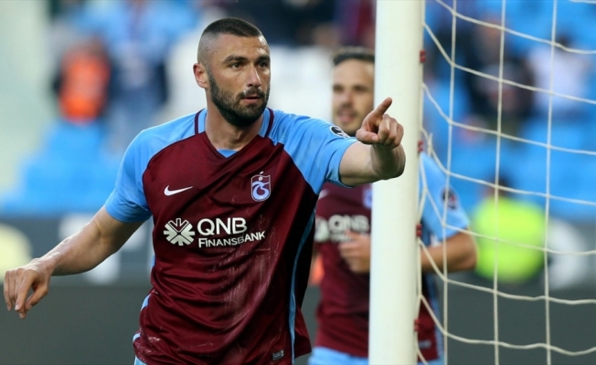 Burak Yılmaz Galatasaray'daki gollerini aştı