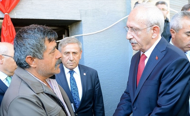 Kılıçdaroğlu Batman şehidinin babaevini ziyaret etti