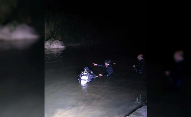 Sivas'ta çaya düşen genç boğuldu