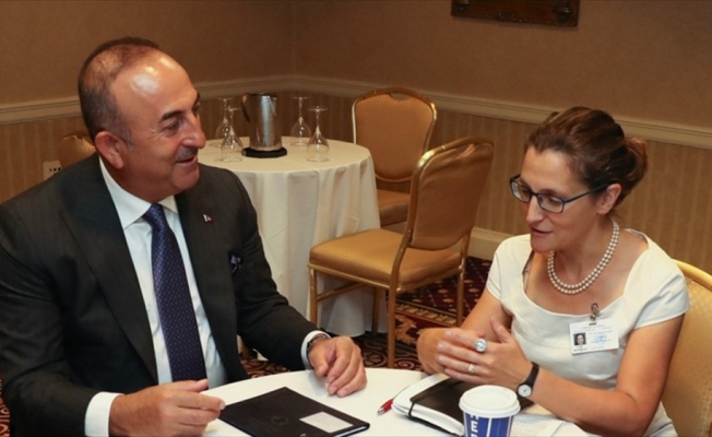 Çavuşoğlu Kanadalı mevkidaşı Freeland ile telefonda görüştü