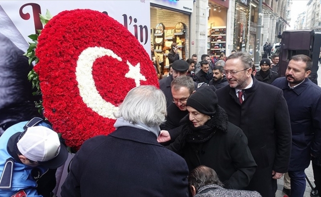 Mehmet Akif Ersoy hayatını kaybettiği dairenin önünde anıldı