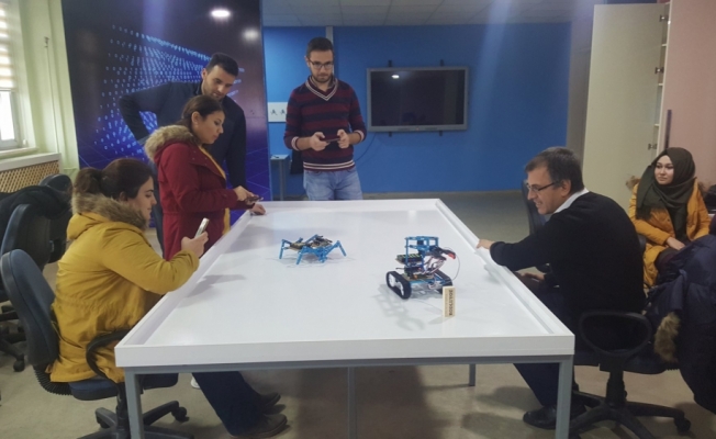 Robotik kodlama projesi devam ediyor