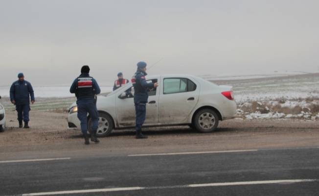 Beypazarı'nda jandarma ekiplerinden yol denetimi