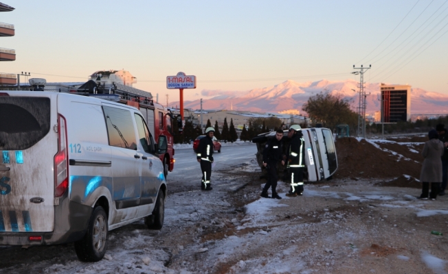 Karaman'da minibüs yayaya çarptı: 1 yaralı