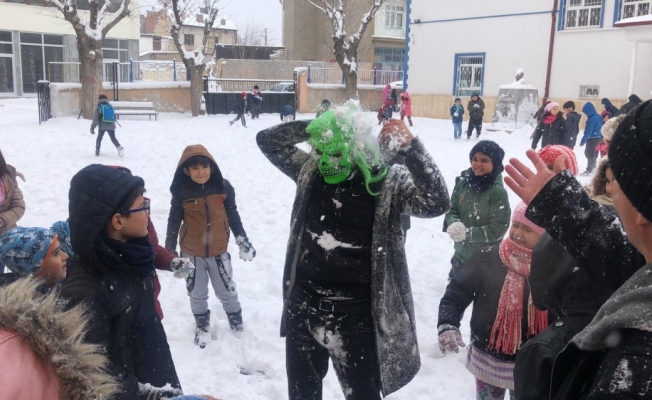 Karaman'da öğrencileri karın tadını çıkarıyor