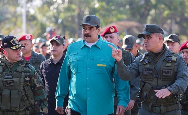 Maduro'dan askerlere birlik ve disiplin talimatı