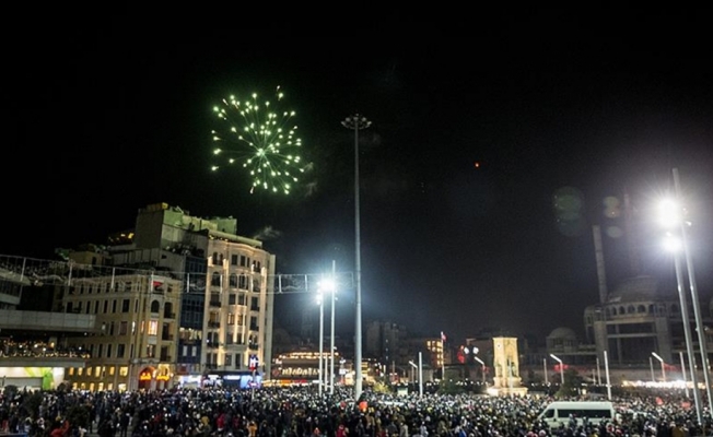 Türkiye 2019'a 'Merhaba' dedi