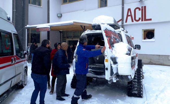 UMKE, hastalara paletli ambulanslarla ulaşıyor