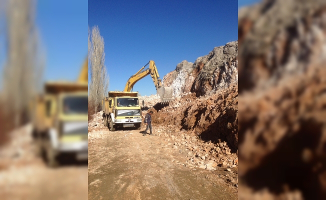 Karaman'da yol onarım çalışması