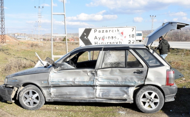 Kırıkkale'de askeri araç ile otomobil çarpıştı: 2 yaralı