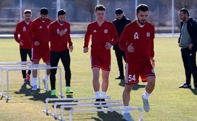 Sivasspor Akhisarspor'u konuk edecek