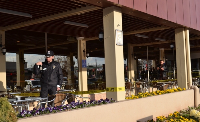 Aksaray'da polis memuruna silahlı saldırı