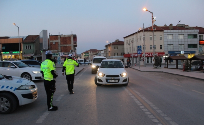 Yunak'ta polisin huzur uygulaması