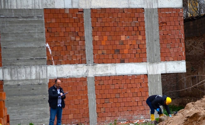 Temel kazısında kemik parçaları çıktı