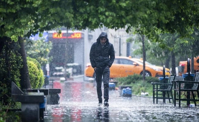 Meteorolojiden yurdun iç ve batı kesimlerinde sağanak uyarısı